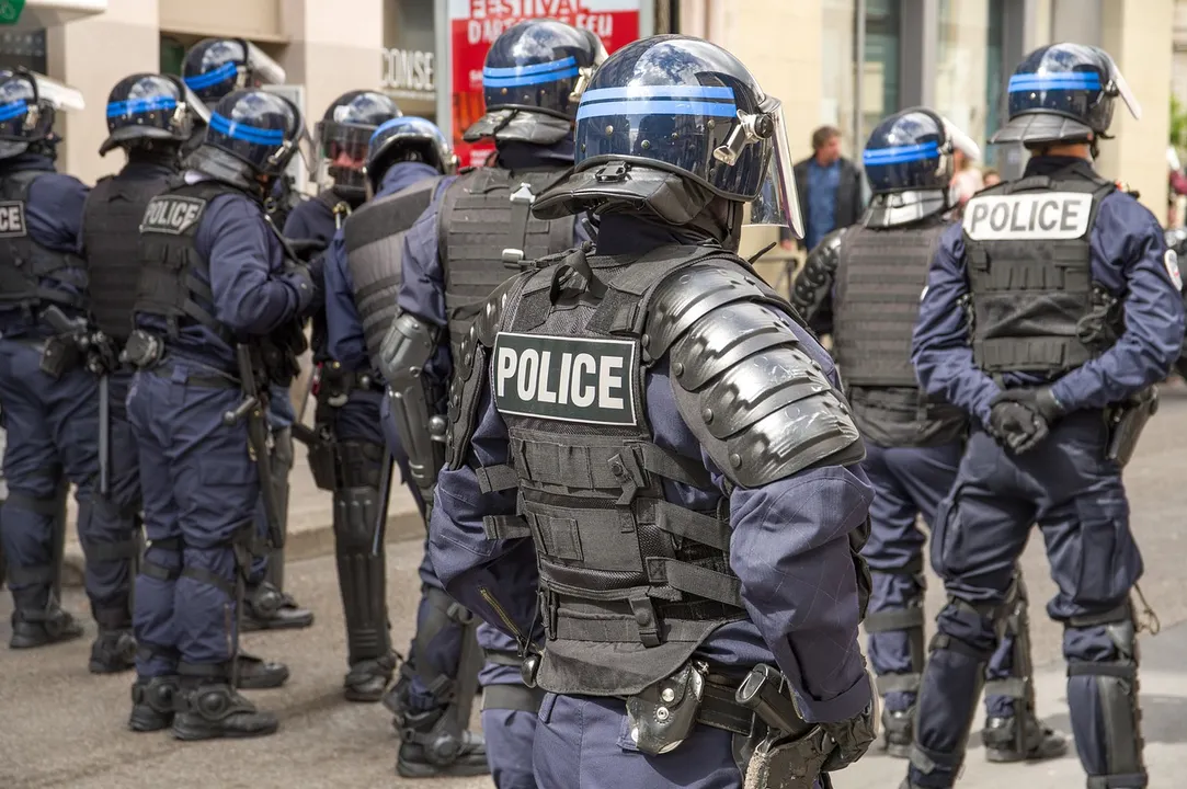 Policía