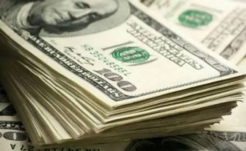 Peso gana ante menor preocupación por tensiones entre EU y Corea del Norte