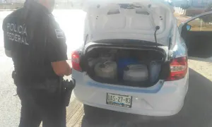 Detienen a conductor de Uber por transportar gasolina robada