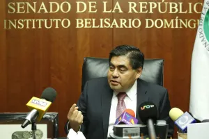Gobierno federal debe terminar con los “gasolinazos”: Miguel Barbosa