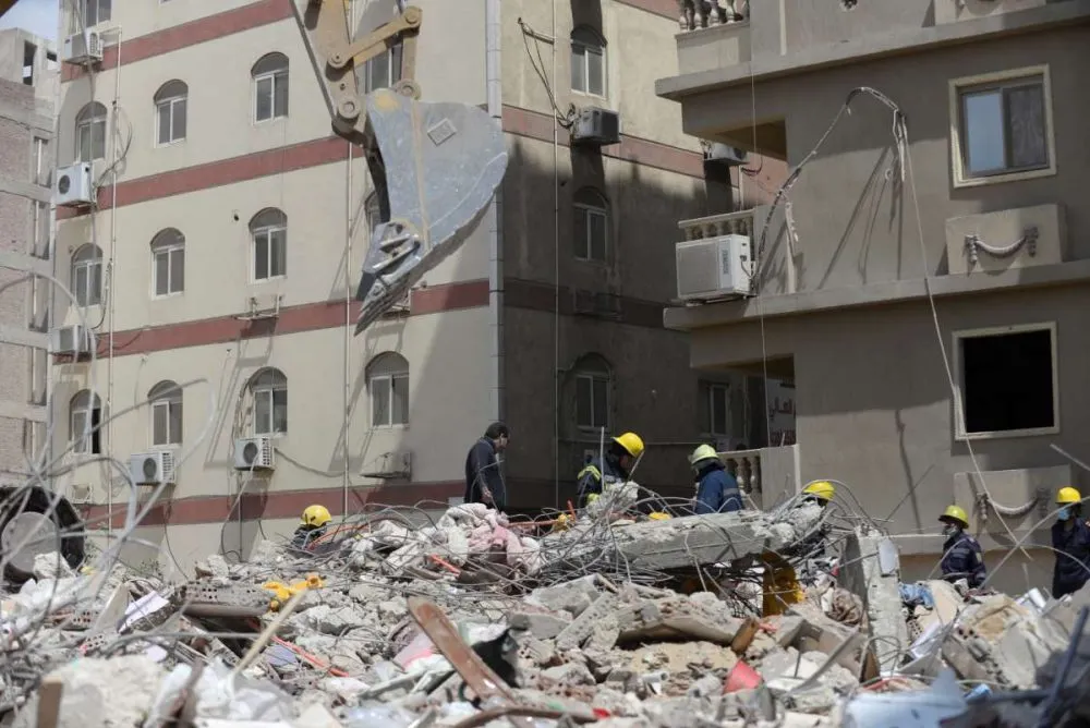 Derrumbe de edificio en Egipto deja 25 muertos