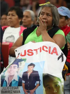 El 24 de septiembre, reunión entre Peña y padres de los 43