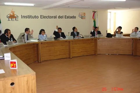 Van 16 aspirantes registrados para renovar el IEE