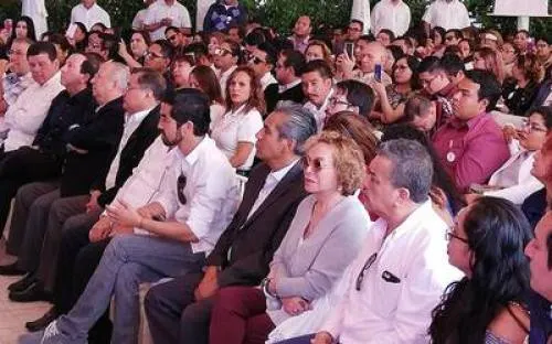 Tras calificar de mediocre al SNTE, Elba Esther asegura que buscará dirigencia