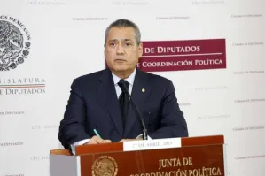 Respalda Beltrones a titular del INE
