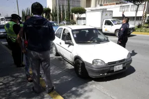 Comienzan decomisos de autos sin placas nuevas