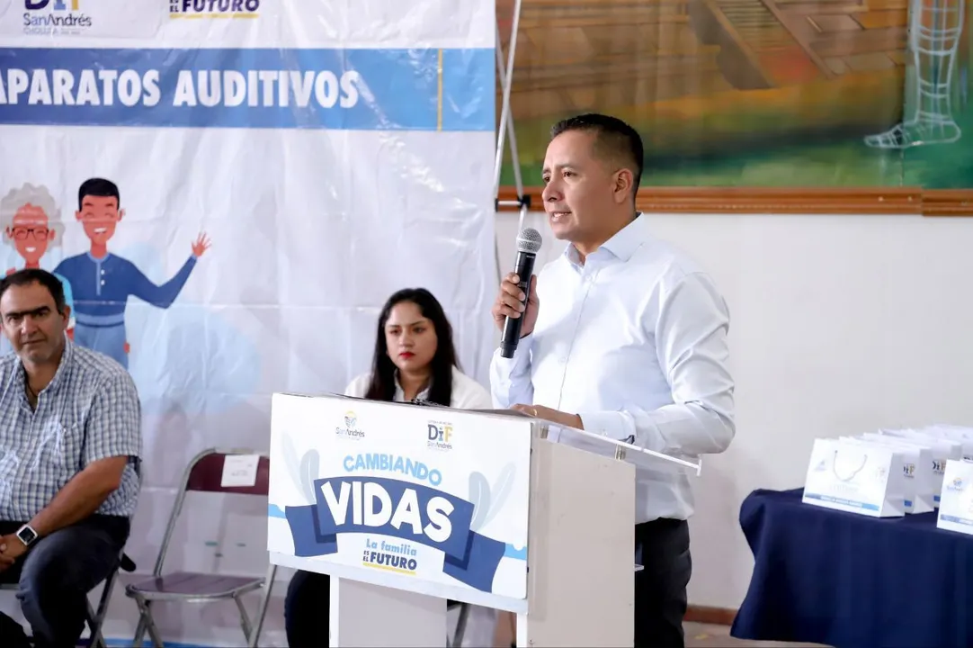 Entrega De Aparatos Auditivos