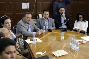 Empresarios de plazas, se ampararían para cobrar estacionamiento