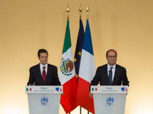 Peña Nieto arriba a México tras visita de Estado a Francia