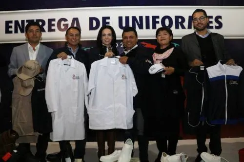 Entrega Secretaría de Salud más de 125 mil uniformes a personal sindicalizado