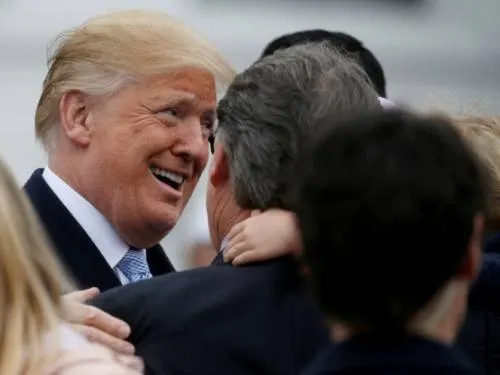 Arremete Trump otra vez contra ley migratoria de EU