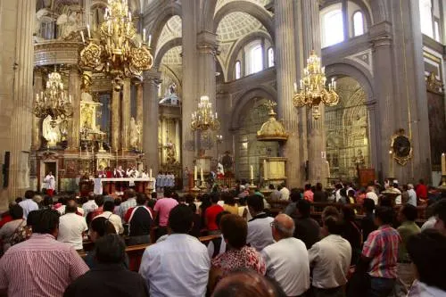 Eucaristía no tiene precio, se cobran debido a que los templos generan gastos