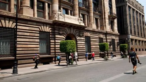 Expectativas para México, sujetas a mayor incertidumbre por desabasto de gasolina y bloqueos:Banxico