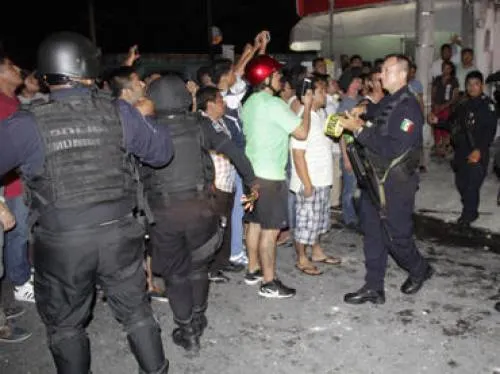 Muere una persona en intento de linchamiento contra extranjero en Cancún