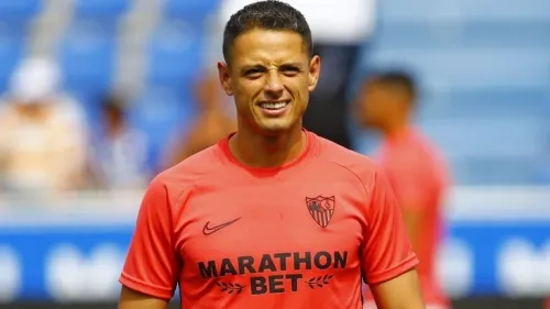 “Chicharito” Hernández debuta con Sevilla en victoria ante Alavés