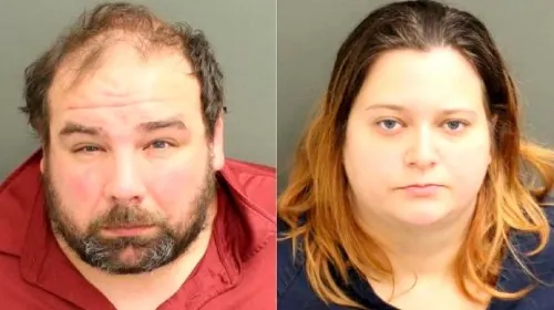 Mesera en Florida salva con señas secretas a niño que era abusado por sus padres