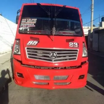 A punta de arma, sujetos asaltan a pasajeros de la ruta 86