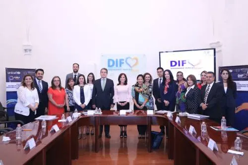 Dinorah López de Gali y Unicef suman esfuerzos a favor de la infancia poblana