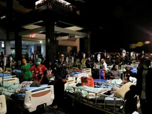 Sube a 82 el número de muertos por sismo en Indonesia