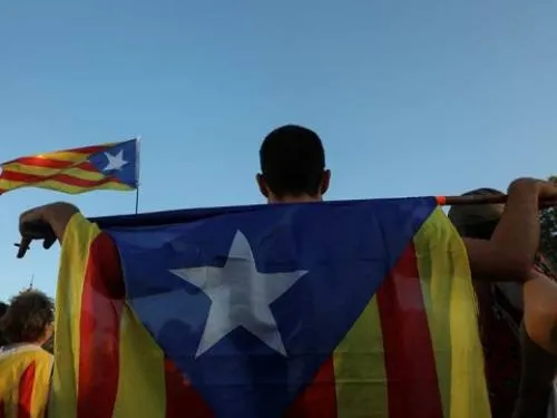 Canciller español degrada consulta catalana a ‘simulacro de votación’