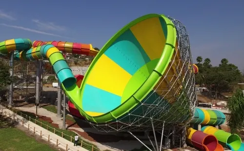 Por coronavirus, Six Flags y Hurricane Harbor Oaxtepec cierran temporalmente