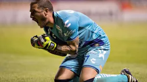 Puebla deja ir victoria por error de Campestrini