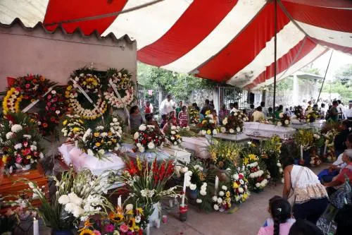 Once muertos en iglesia de Atzala; van 43 personas fallecidas en Puebla tras sismo