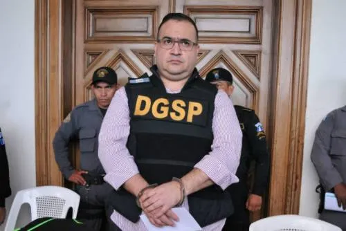 PGR tiene 15 días para presentar material contra Javier Duarte