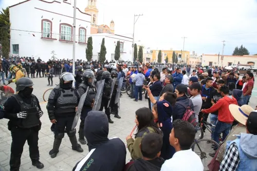 Pobladores de Amozoc aceptan realizar mesas de diálogo con Segob