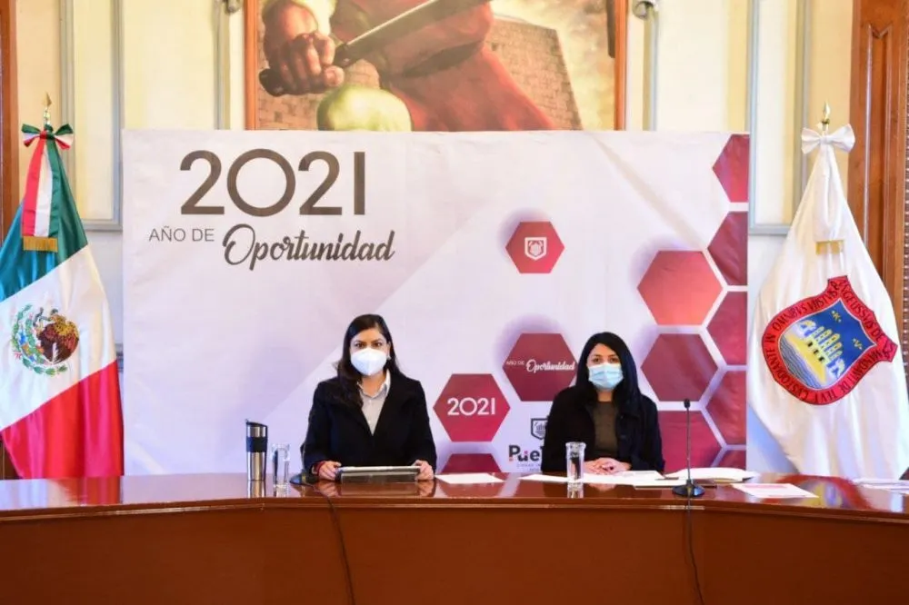 Ayuntamiento de Puebla diseño apoyos para fotógrafos, gente de gimnasios y bañeros