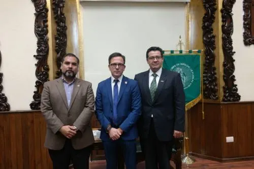 Imparte Ponencias en la ELDP Vicepresidente para Europa de la Asociación Mundial de Justicia