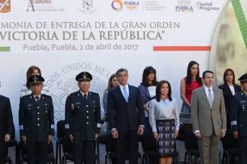 Gali encabeza ceremonia de entrega de la gran orden “Victoria de la República”