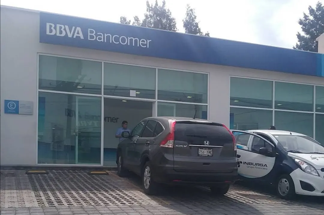 Reportan extraño asalto a cuentahabiente en Santa Cruz Buenavista