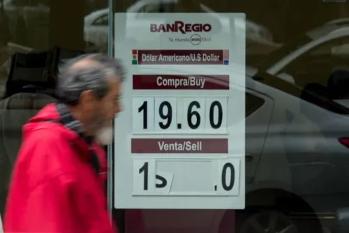 Dólar sube hasta $19.58 tras anuncio de aranceles de Trump