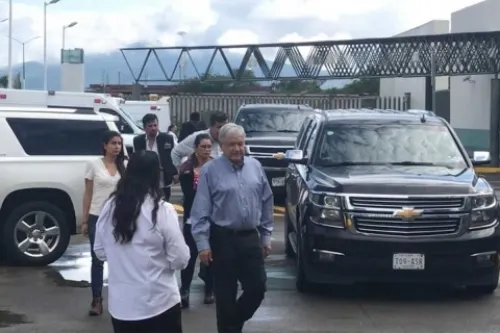 López Obrador responde en tono irónico sobre renuncia de Lomelí