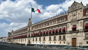 Abrirá Palacio Nacional a personas con invitación especial