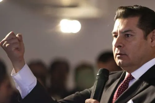 Ni chantajes, ni amenazas o intimidación contra ayuntamientos por intereses politicos: Armenta