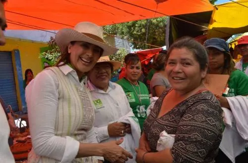 Geraldine propone apoyar económicamente y psicológica a niños que quedan en la orfandad
