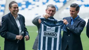 EPN se equivoca en inauguración de estadio Rayado