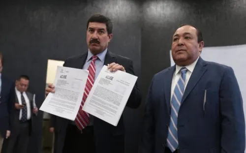 Denuncia Javier Corral a ex encargado de PGR por obstruir investigación