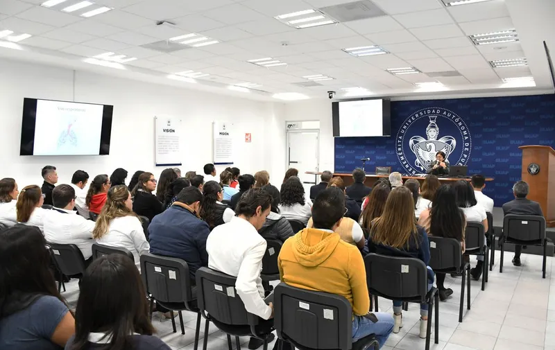buap-lilia-cedillo-conferencia-enfermedades-respiratorias