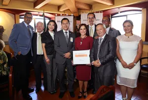Organizaciones altruistas reconocen trabajo de Dinorah López de Gali