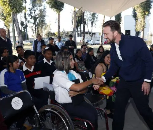 Banck reconoció a jóvenes que cursaron talleres en los Centros Municipales de la Juventud