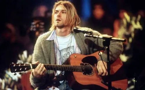 Venden el legendario cárdigan de Kurt Cobain en 334 mil dólares