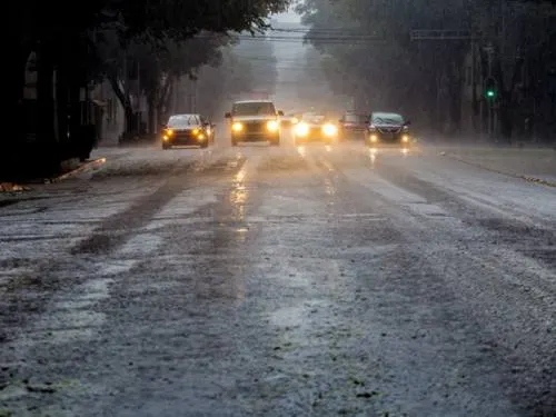Prevén lluvias y granizadas a lo largo del país por frente frío 29
