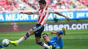 En duelo de inoperancias, Chivas y Puebla no se hacen daño