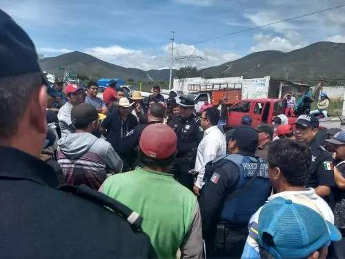 Habitantes de Azumbilla bloquearon tramo carretero para exigir mayor seguridad ante ola de asaltos