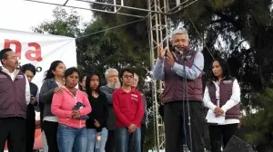 Propone AMLO transformar a México por la vía electoral y pacífica