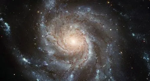 Un telescopio de la NASA capta la imagen de una “galaxia torcida”