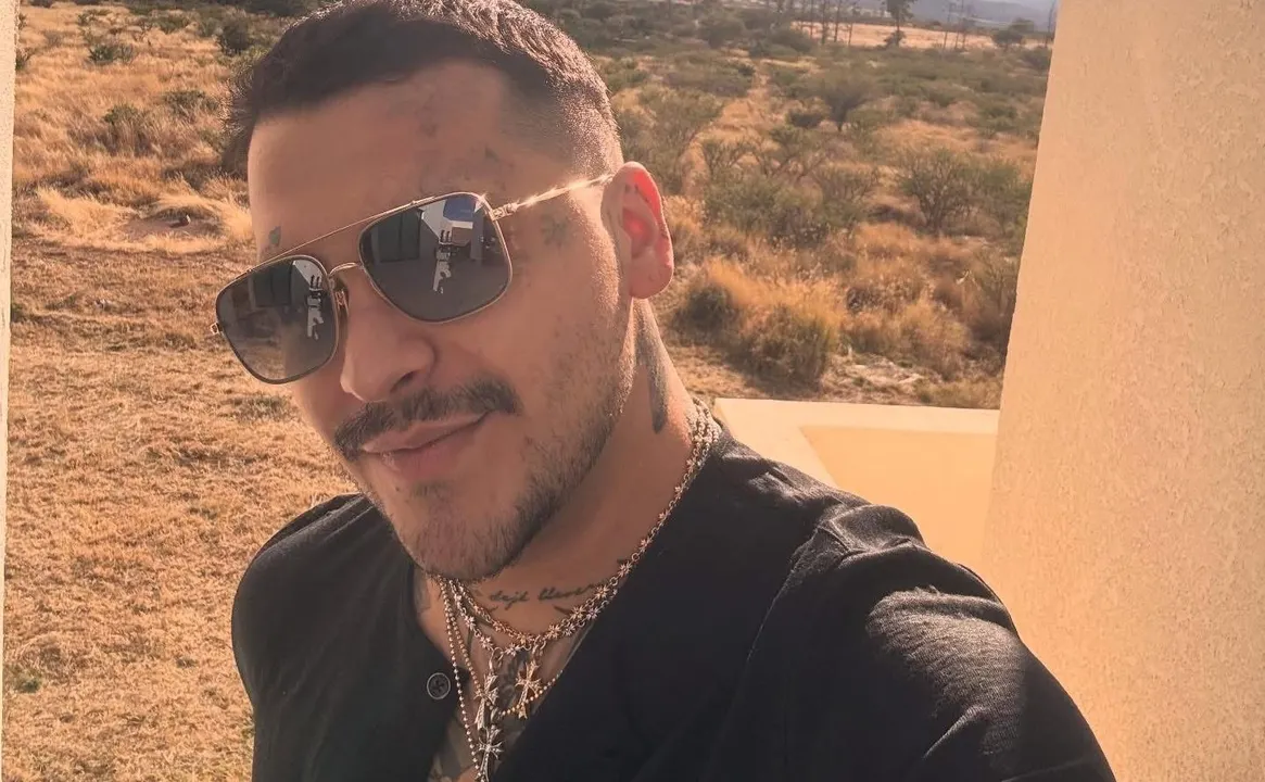 Christian Nodal aclara su postura sobre la Ley Cazzu y niega querer detener la iniciativa